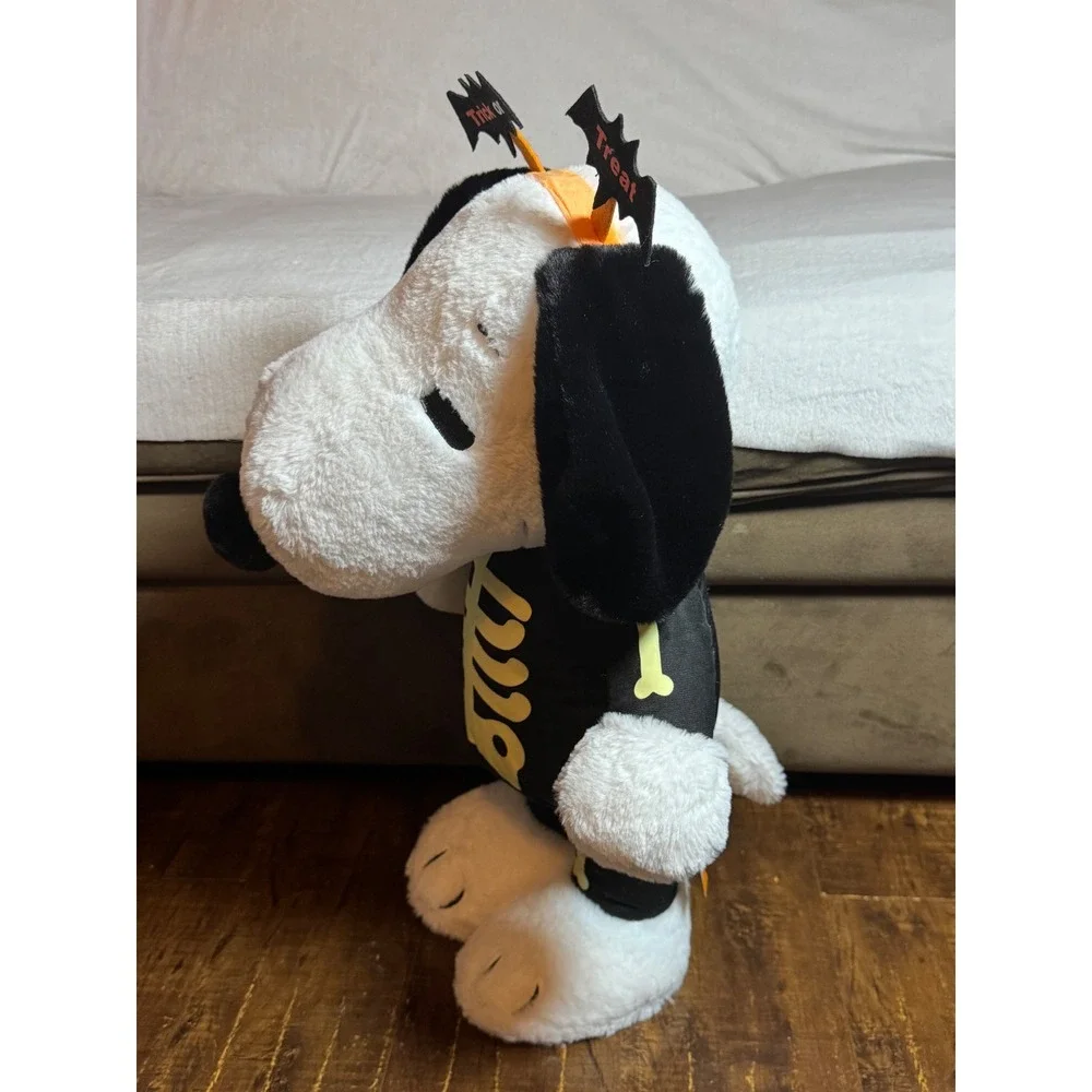 Snoopy Halloween Neon Glow Skeleton Door Greeter -‎ 21
